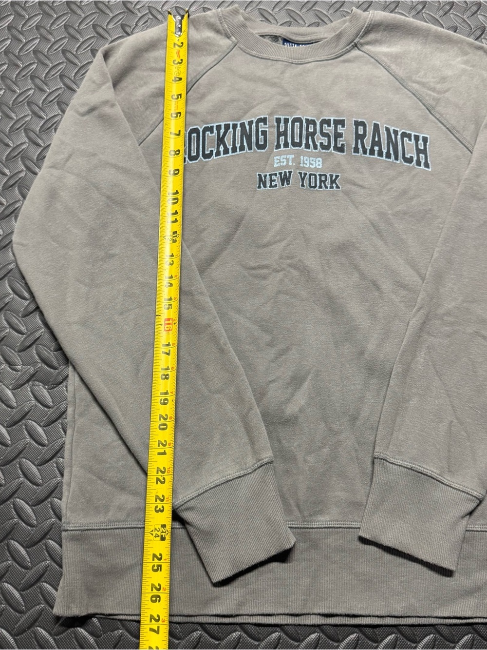 Outta Town Rocking Horse Ranch New York Crewneck Sweatshirt Gray Pullover - Picture 7 of 7